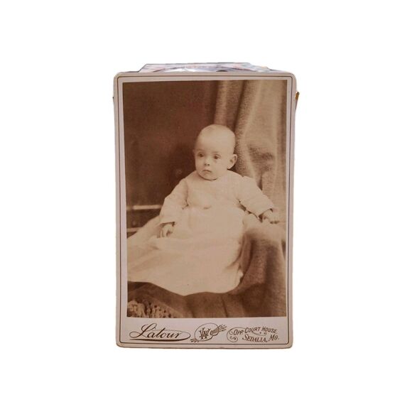 Antique Cabinet Card Photo c1880s Baby Infant LaTour Photographer Sedalia MO - Picture 2 of 15